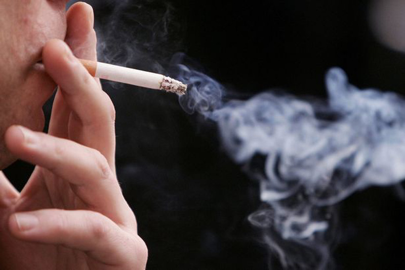 Hút thuốc lá có thể khiến nam giới trẻ mắc rối loạn cương dương